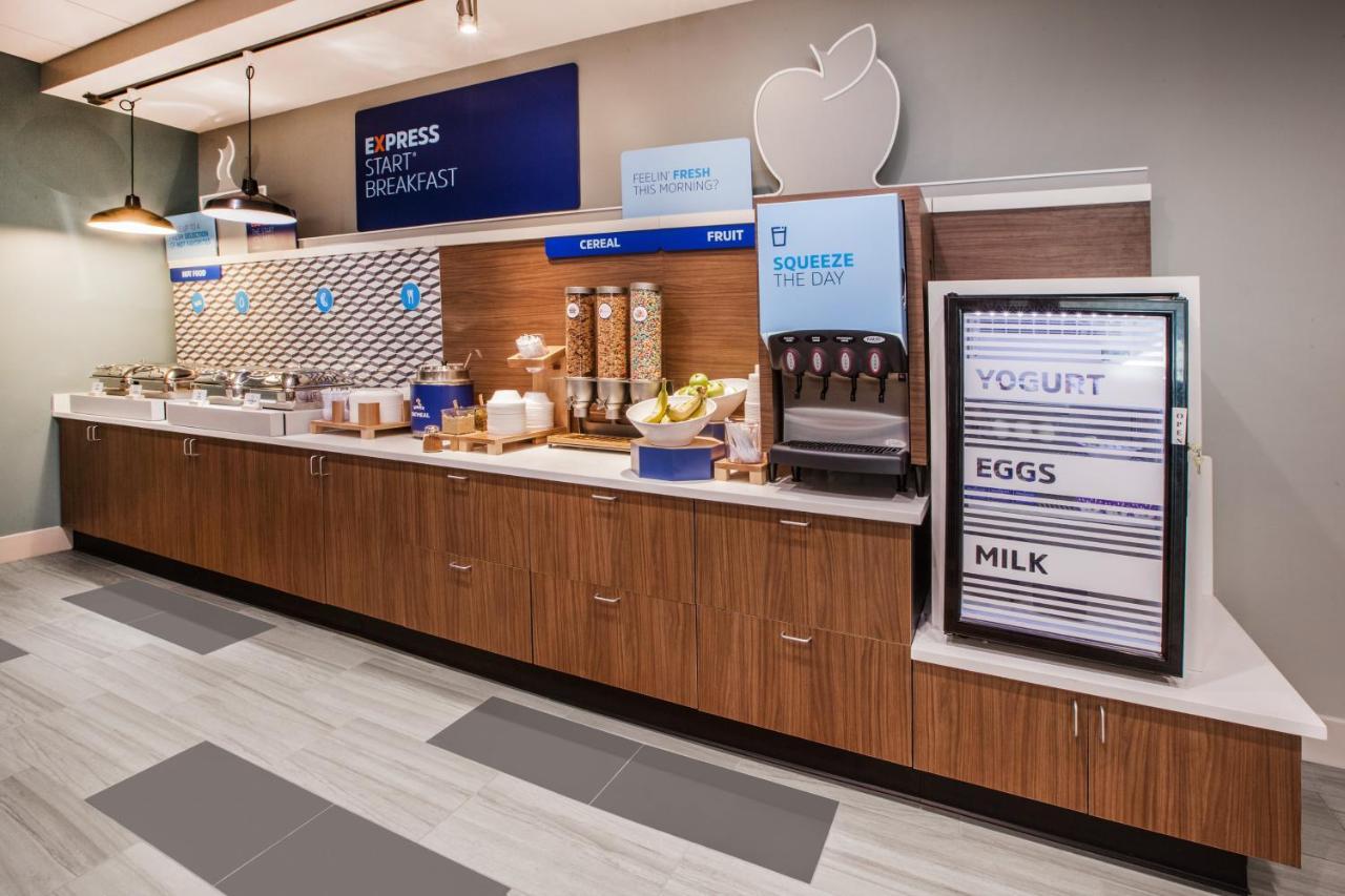 Holiday Inn Express - Gulfport Beach By Ihg Esterno foto