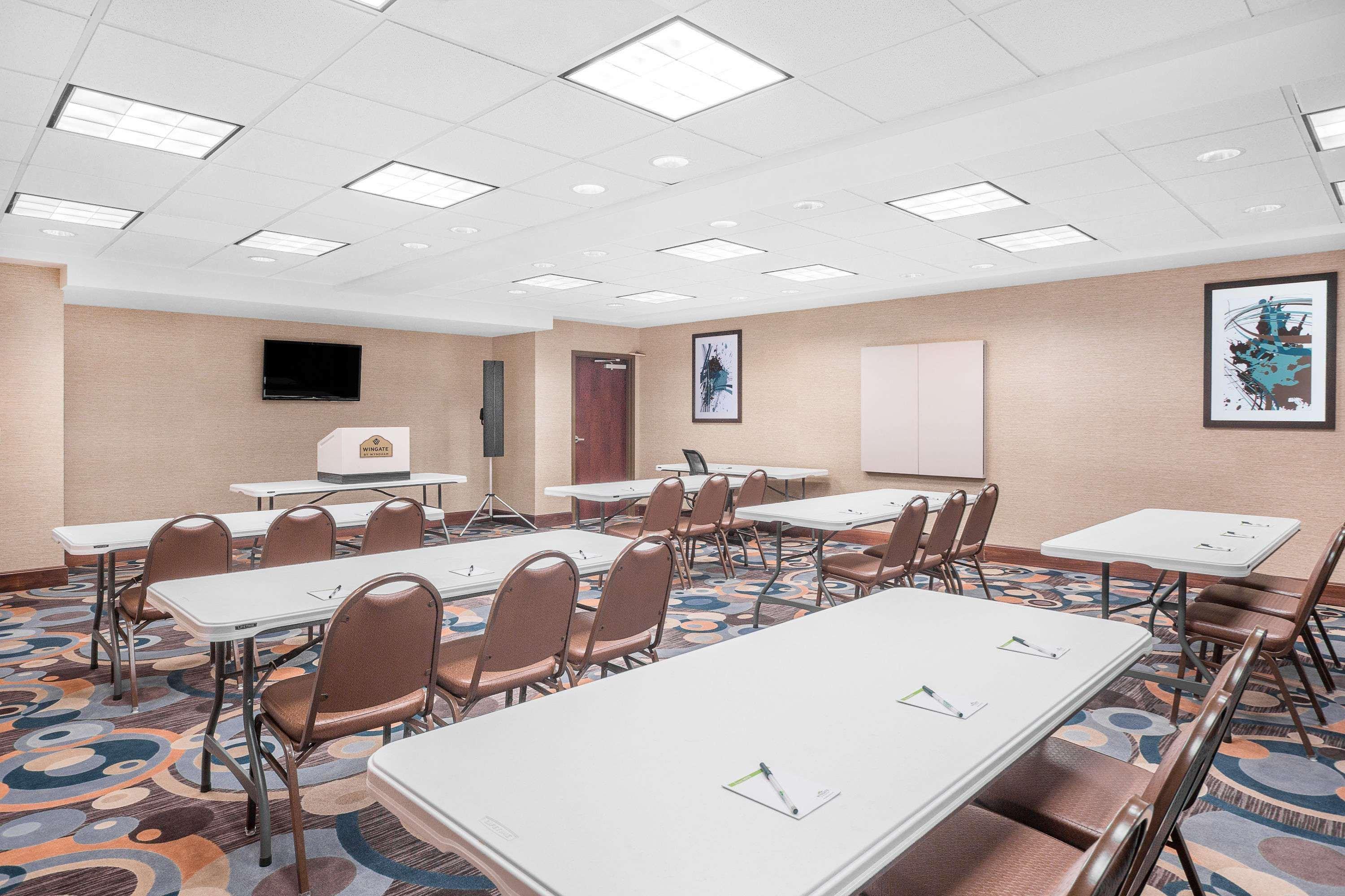 Holiday Inn Express - Gulfport Beach By Ihg Esterno foto