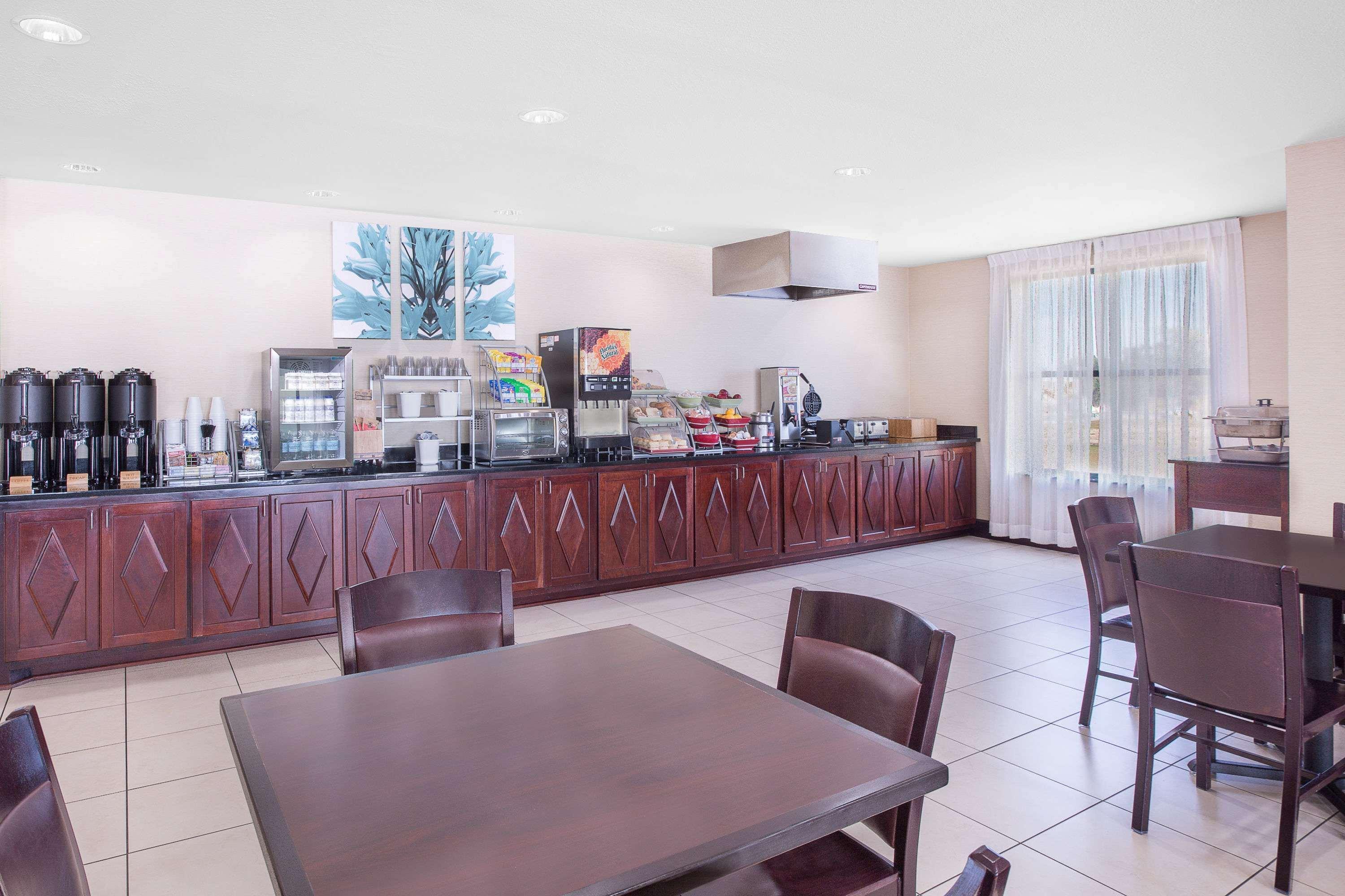 Holiday Inn Express - Gulfport Beach By Ihg Esterno foto