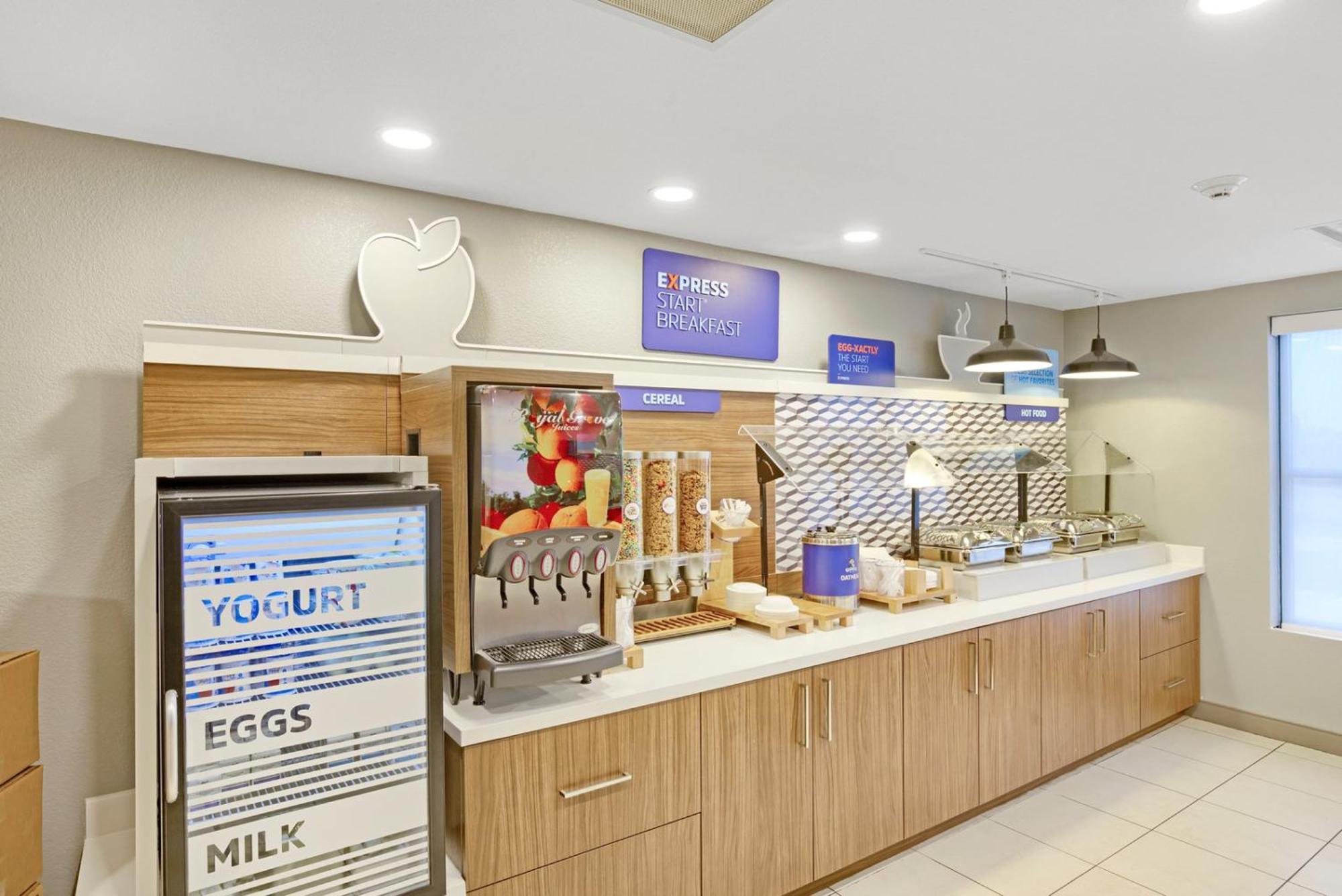 Holiday Inn Express - Gulfport Beach By Ihg Esterno foto