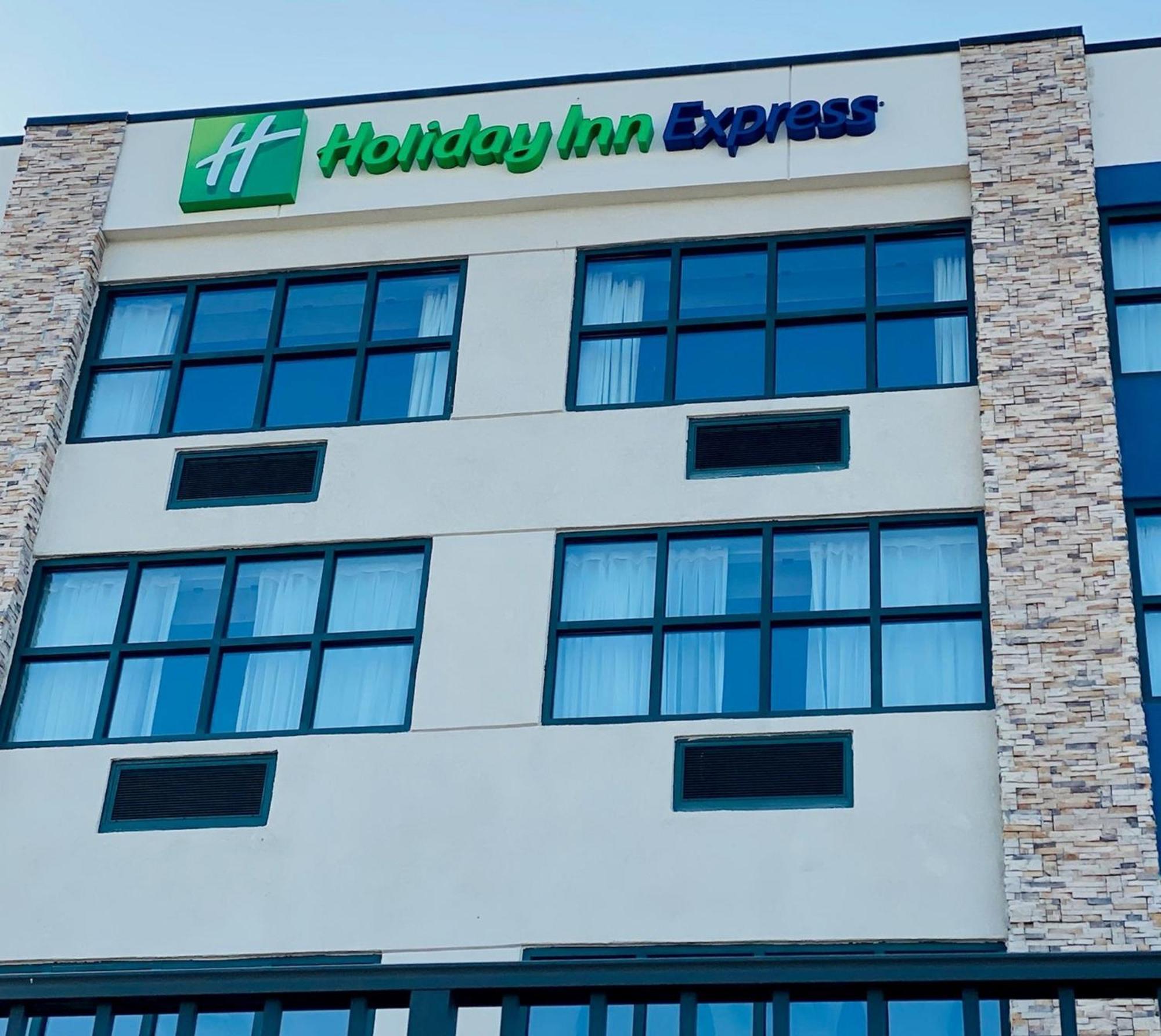 Holiday Inn Express - Gulfport Beach By Ihg Esterno foto