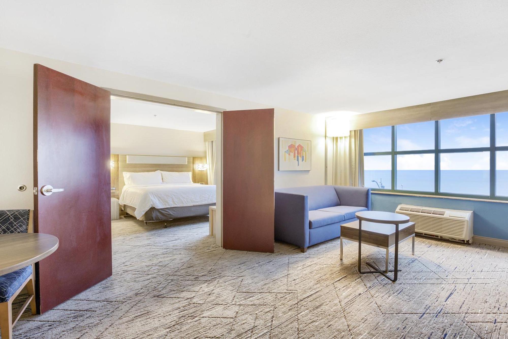 Holiday Inn Express - Gulfport Beach By Ihg Esterno foto