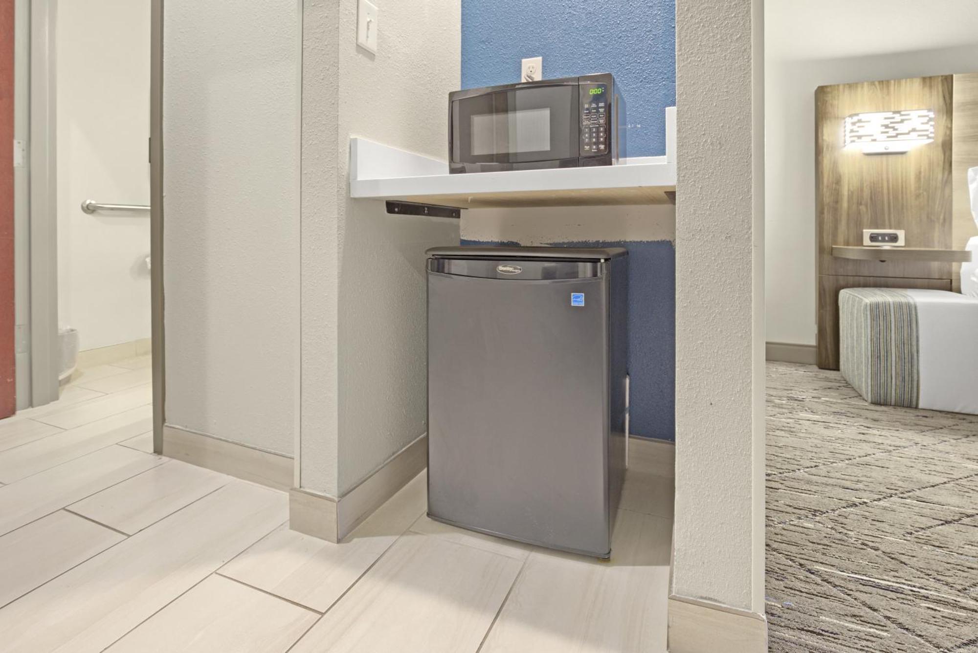 Holiday Inn Express - Gulfport Beach By Ihg Esterno foto