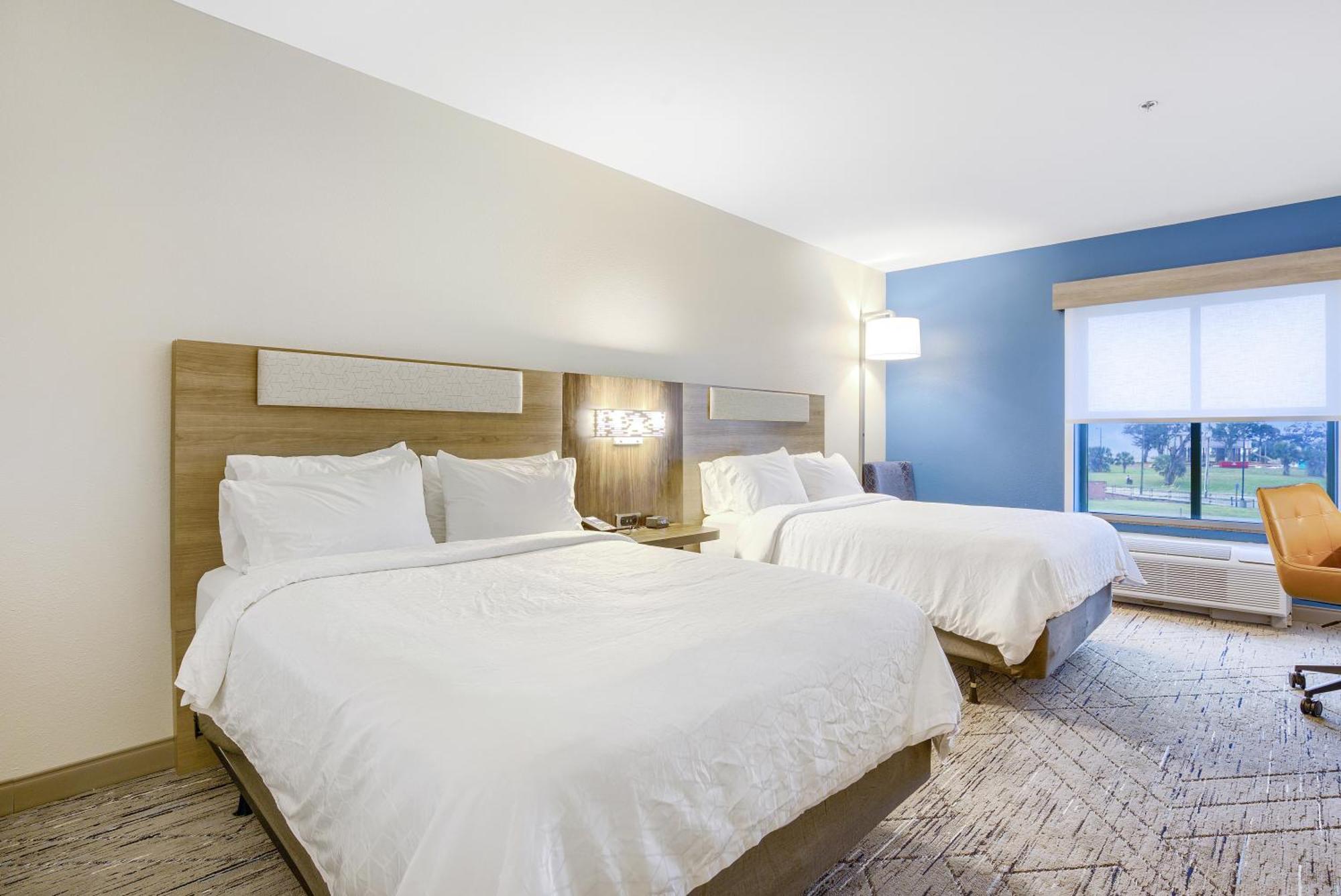 Holiday Inn Express - Gulfport Beach By Ihg Esterno foto