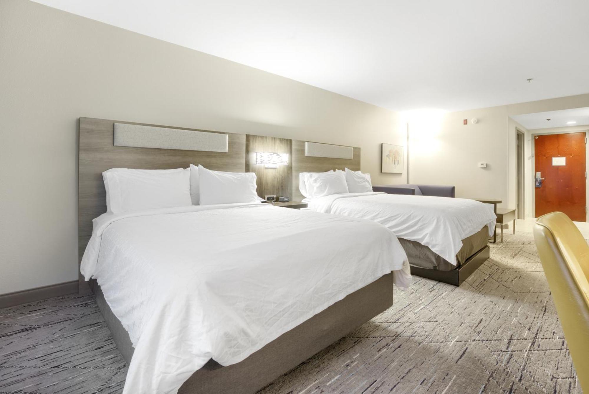 Holiday Inn Express - Gulfport Beach By Ihg Esterno foto