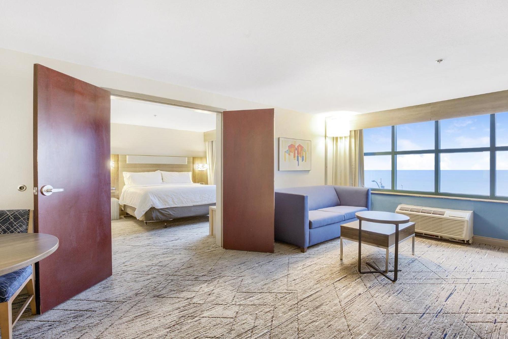 Holiday Inn Express - Gulfport Beach By Ihg Esterno foto