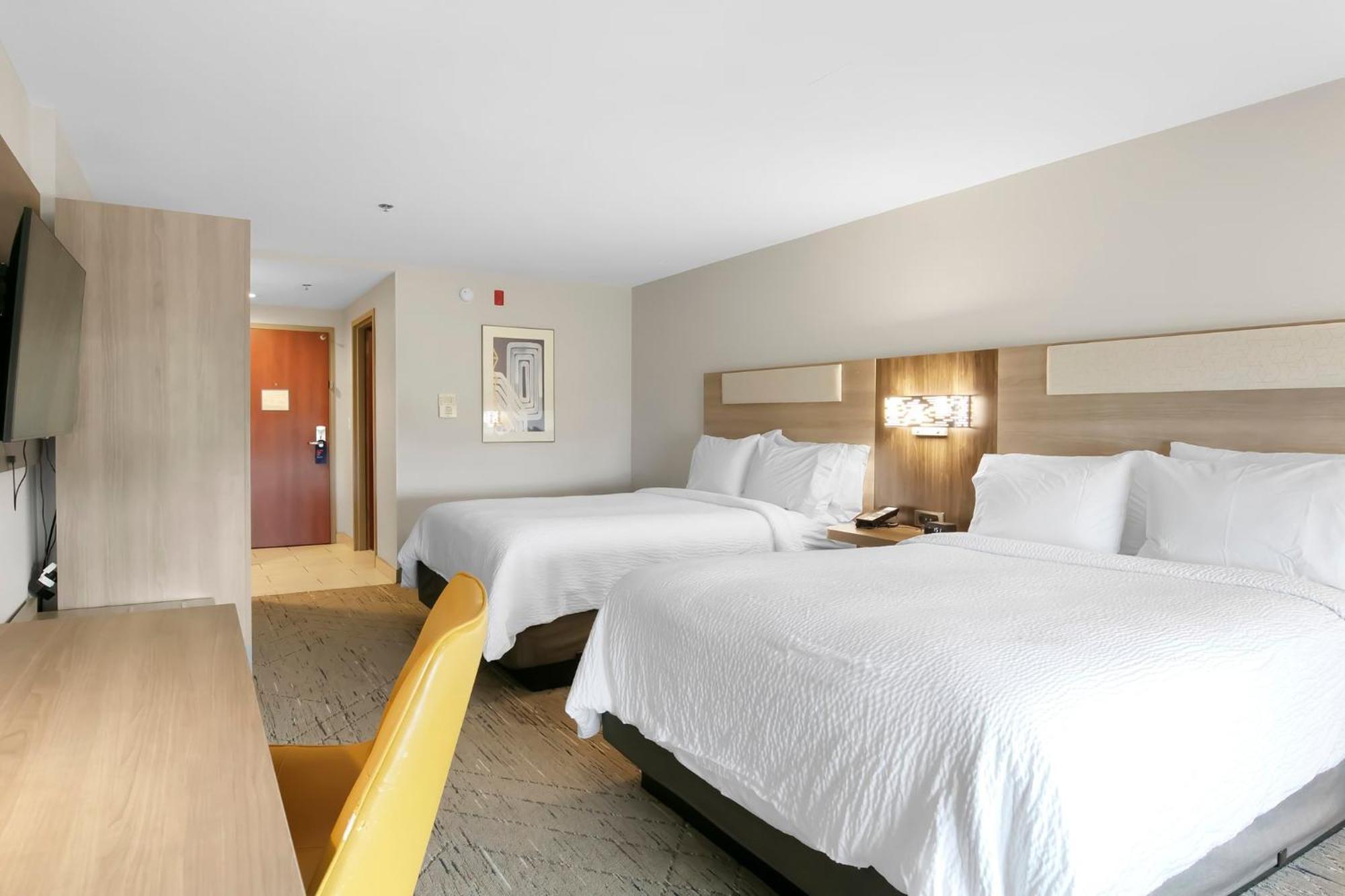 Holiday Inn Express - Gulfport Beach By Ihg Esterno foto