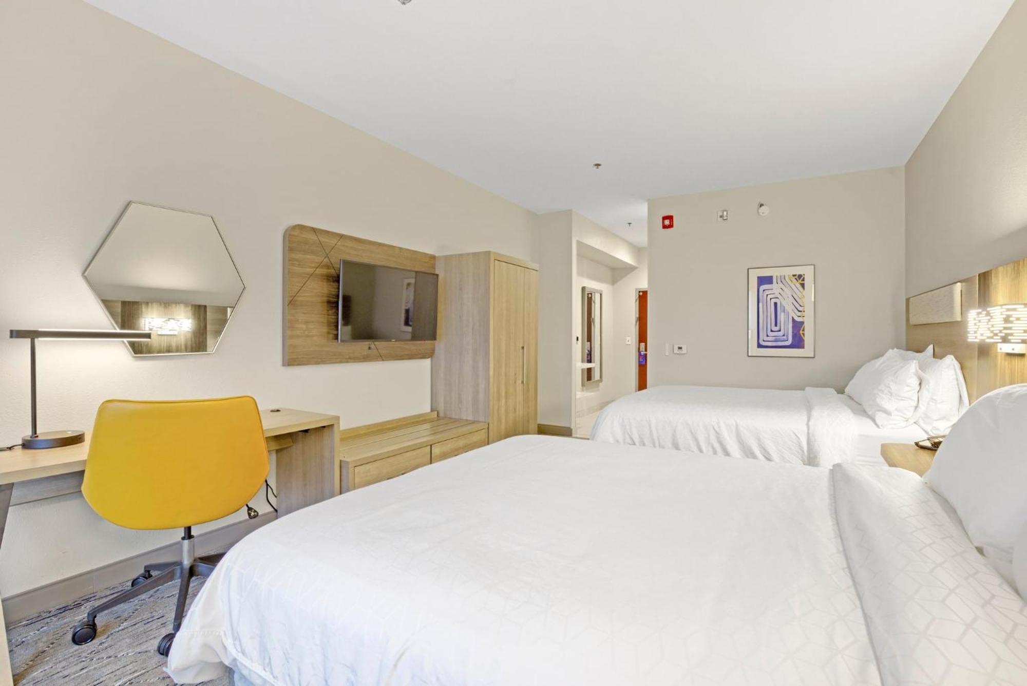 Holiday Inn Express - Gulfport Beach By Ihg Esterno foto