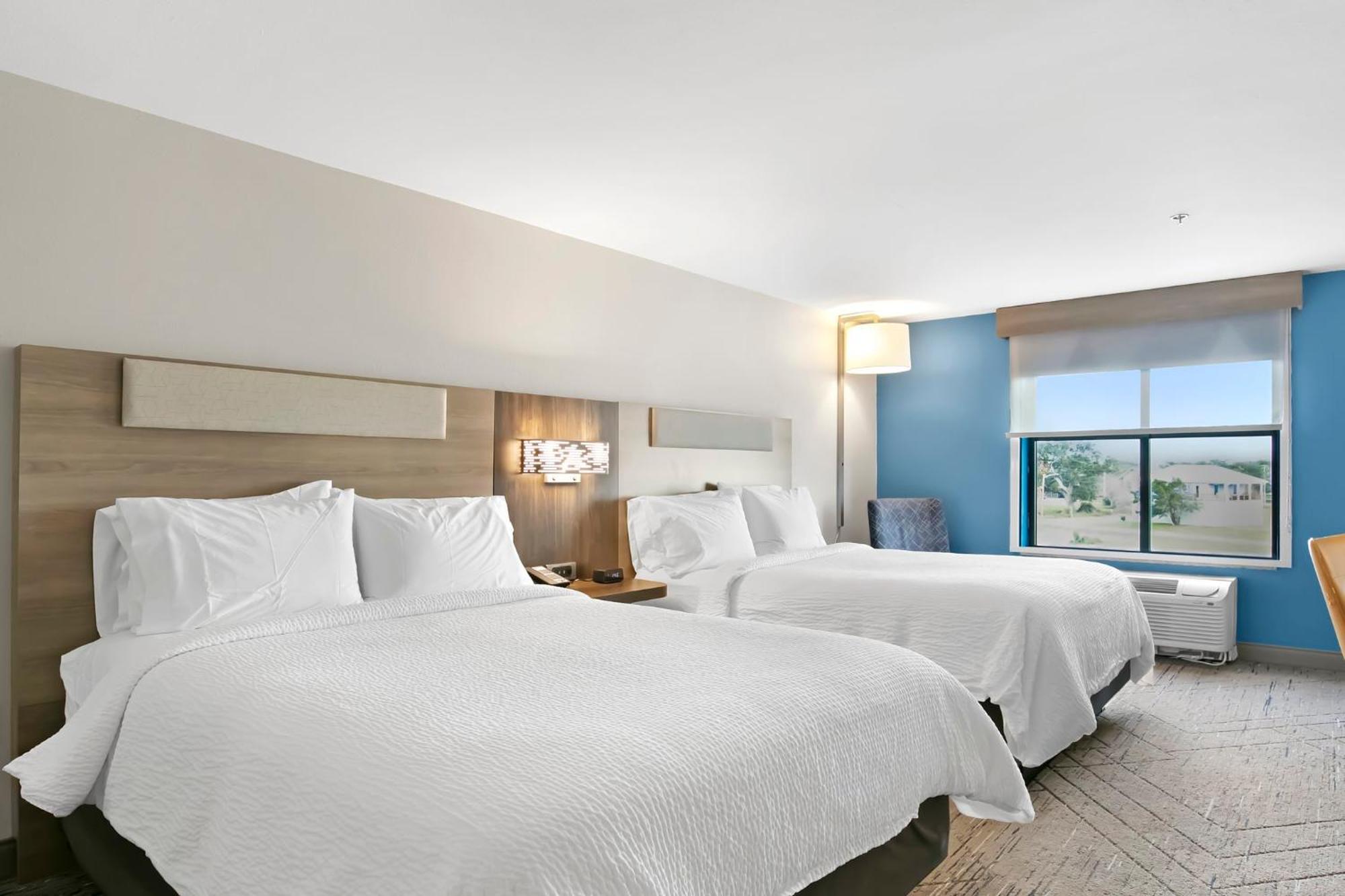 Holiday Inn Express - Gulfport Beach By Ihg Esterno foto